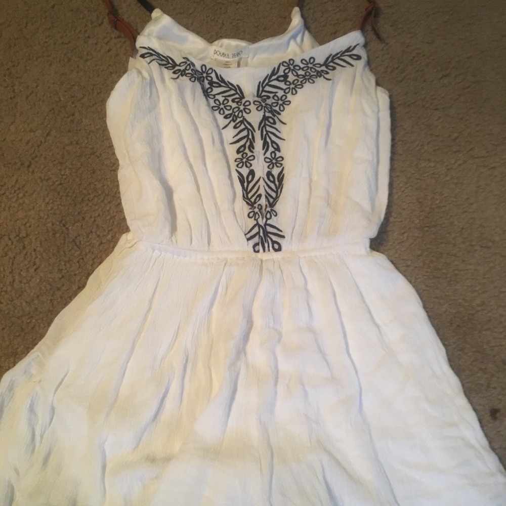 Beautiful summer romper with pockets!